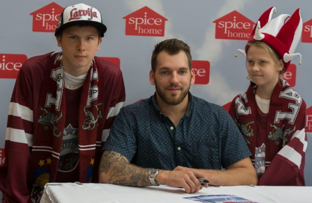 Hokeja diena t/c Spice Zemgus Girgensons